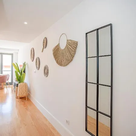 Liiiving In - Flores Design Experience