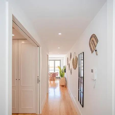 Apartment Liiiving In - Flores Design Experience