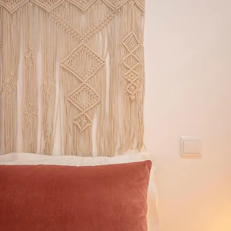 Apartment Liiiving In - Flores Design Experience