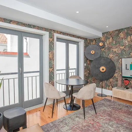 Apartment Liiiving In - Flores Design Experience *