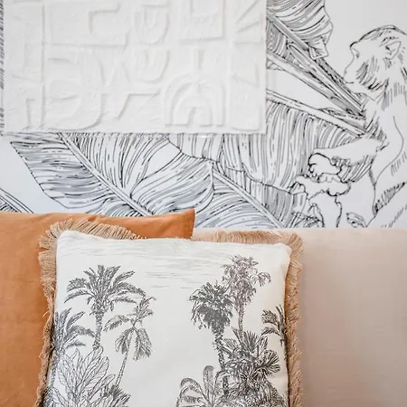 Liiiving In - Flores Design Experience *