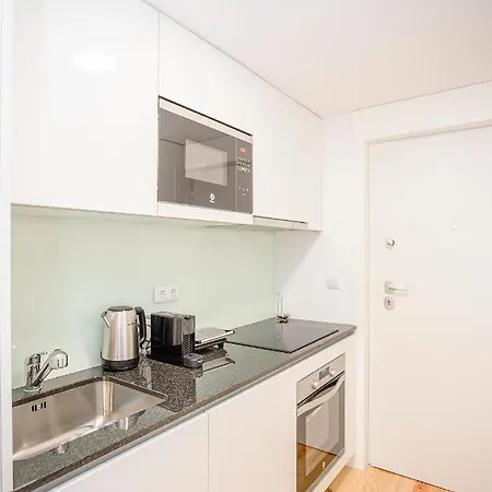 Liiiving In - Flores Design Experience Apartment *