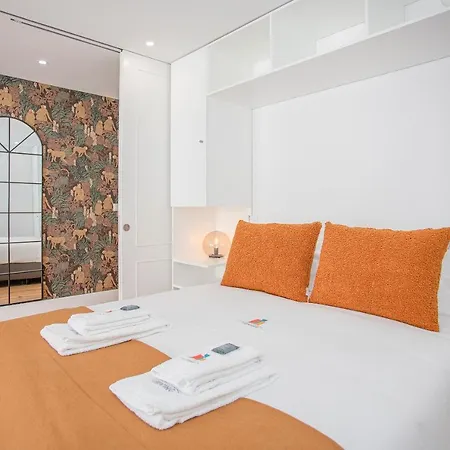Liiiving In - Flores Design Experience Apartment Porto