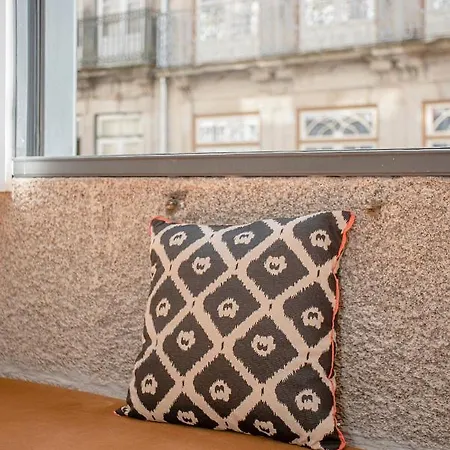 Apartment Liiiving In - Flores Design Experience *