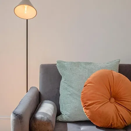 Liiiving In - Flores Design Experience