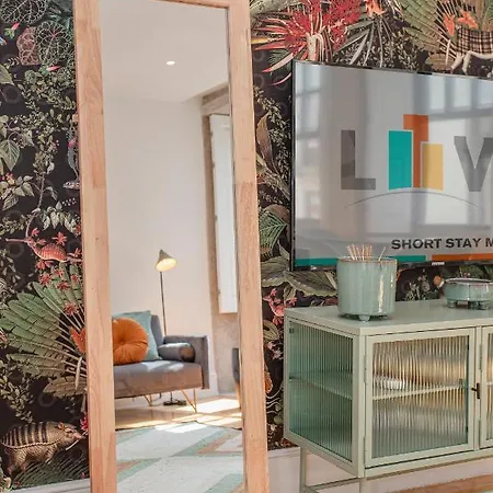 Apartment Liiiving In - Flores Design Experience *